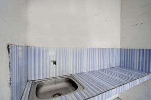 Double Room | Bathroom | Shower, towels