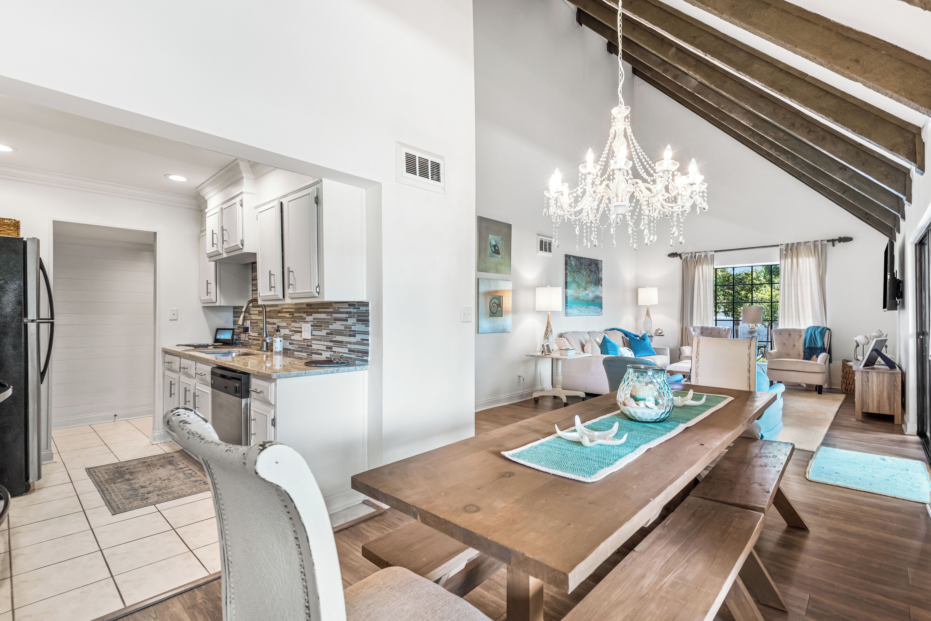 3 Bedroom condo w/private balcony minutes from beach and entertainment