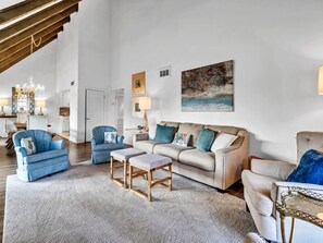 TV connectée, livres, médiathèque