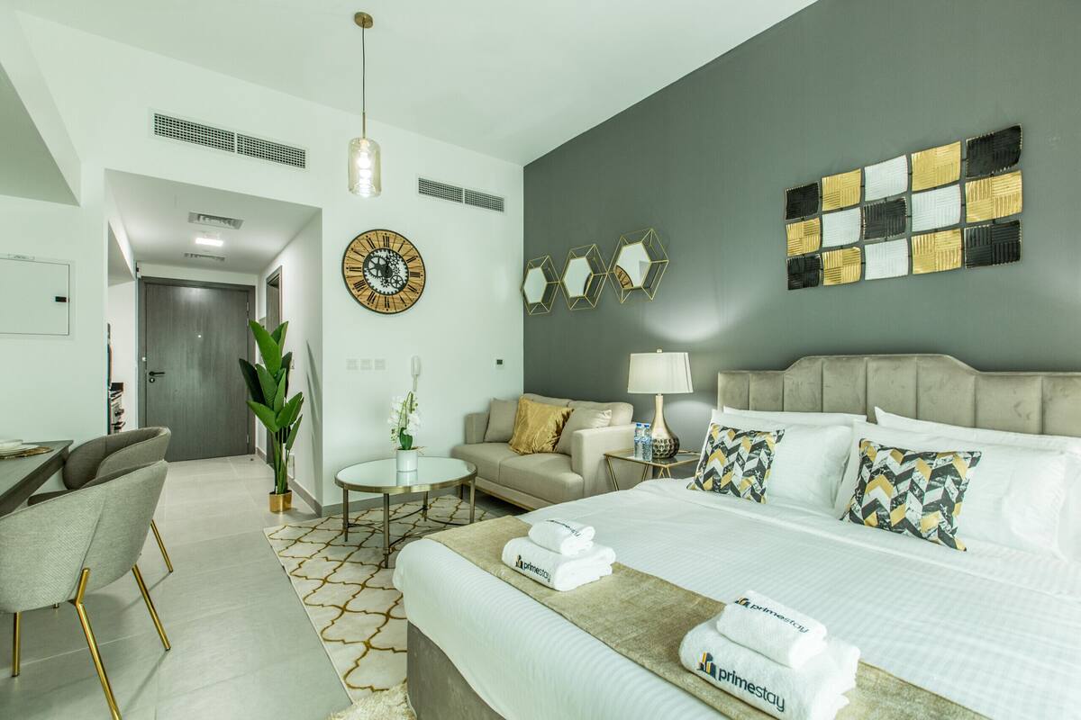 3 bedrooms, bed sheets