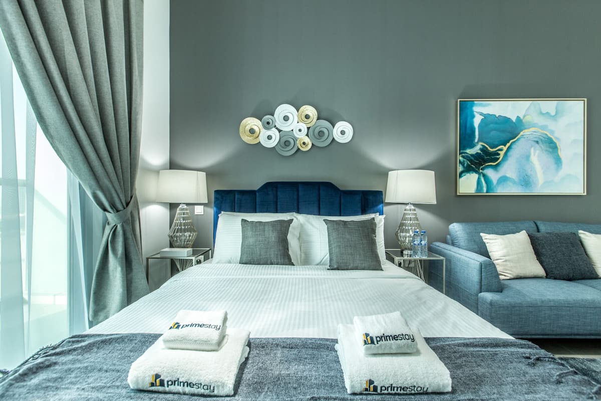 3 bedrooms, bed sheets
