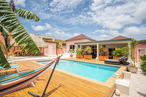 Tweepersoonskamer op het Tropische Mini-resort Happy Curoase