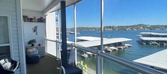 LAKEFRONT 2 BED/2 BATH CONDO W/ BOAT SLIP +3 POOLS & 2 HOT TUBS @ 2MM