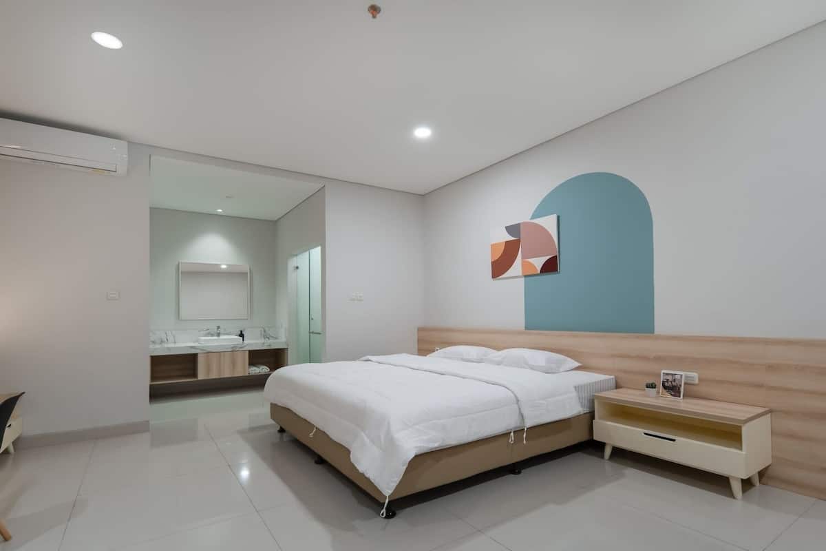 Premium Room | 1 bilik tidur, meja, ruang kerja komputer riba, Wi-fi percuma