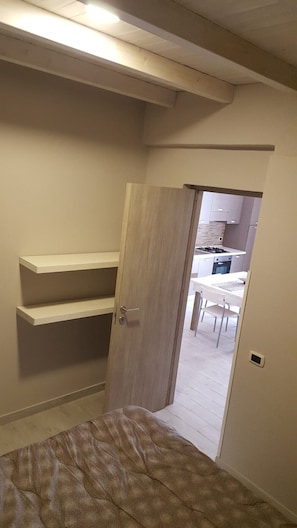 1 chambre, fer et planche à repasser, Wi-Fi gratuit, draps fournis