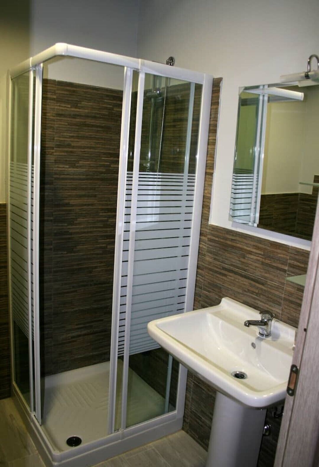 Doccia, asciugacapelli, bidet, asciugamani