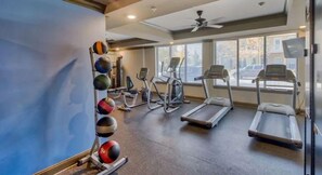 Fitness facility - Lux, Cozy1Br Near Downtown + Free Parking + Wifi+ Pool (Nashville)