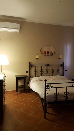 2 soverom, strykejern/-brett, reiseseng for barn og wi-fi (inkludert)