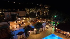 Outdoor dining - Eskiyali Otel (Bodrum)