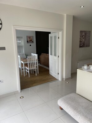 House, Multiple Beds | Dining - Remarkable 5-bed House in Walsall (Walsall)