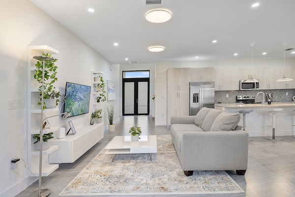 50-inch Smart TV with digital channels, Netflix, Hulu