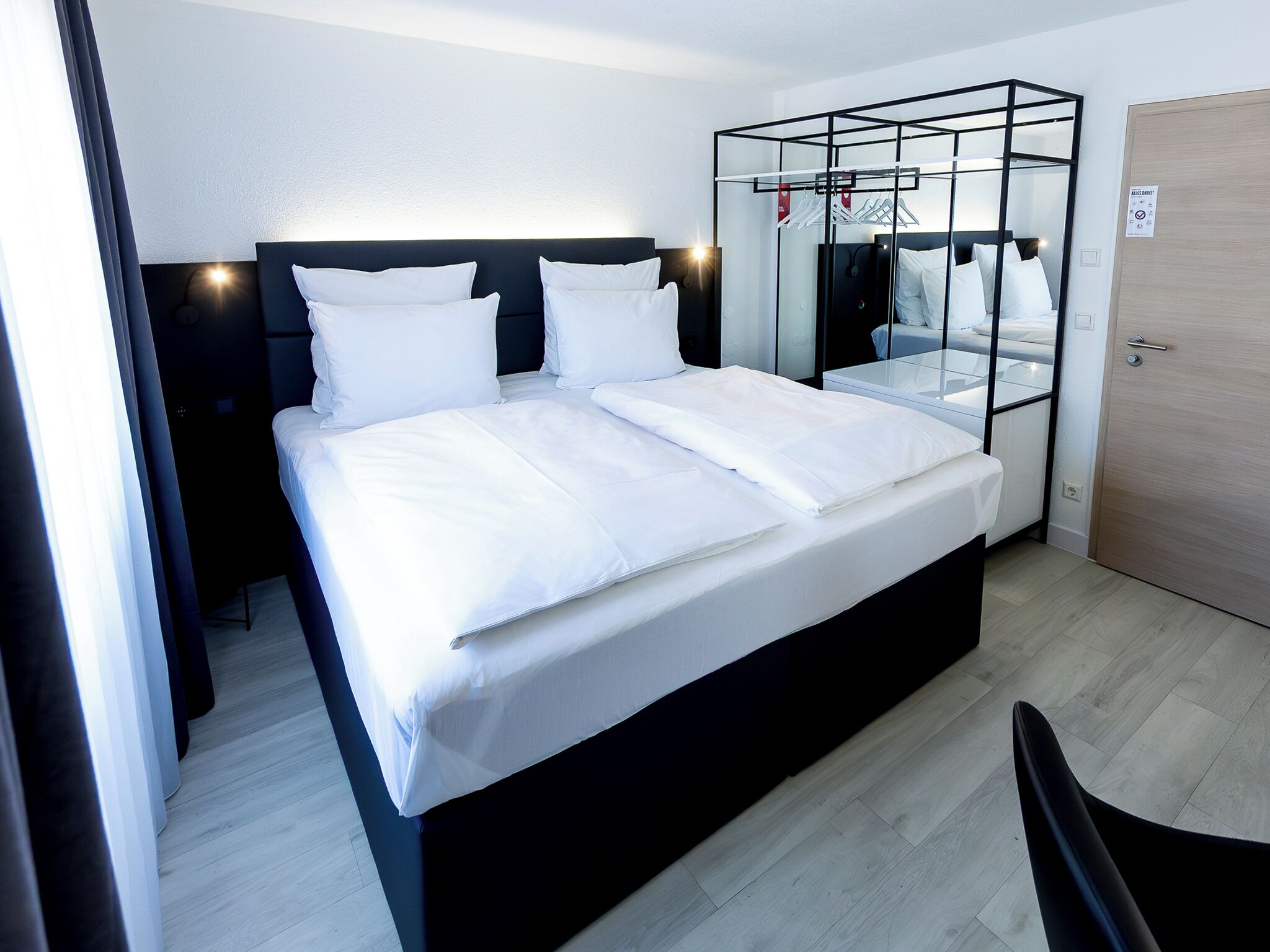 ห้องดับเบิล | มินิบาร์ฟรี, ตกแต่งพิเศษโดยเฉพาะ, โต๊ะทำงาน, ผ้าม่านกันแสง