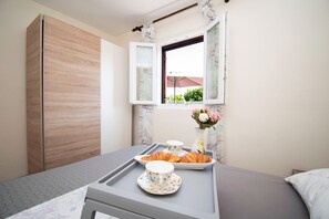 2 habitaciones, internet y ropa de cama