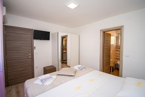 3 bedrooms, Internet, bed sheets - Beautiful Villa Nera with a private pool in Pula (Pula)