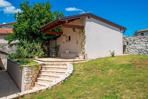 Exterior - Beautiful stone Villa D'Vita with a private pool (Tinjan)