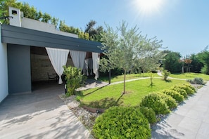 Property grounds - Designer Villa M Pjescana Uvala (Pjescana Uvala)