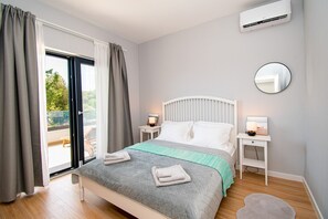 3 habitaciones, acceso a internet y ropa de cama