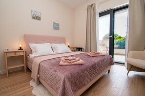 3 bedrooms, internet, bed sheets - Villa Marija with a private pool in Barbariga (Barbariga)