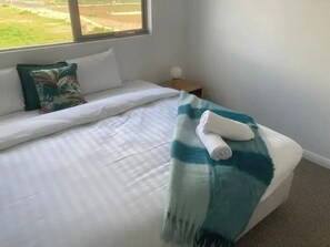 3 chambres, fer et planche à repasser, Wi-Fi gratuit, draps fournis