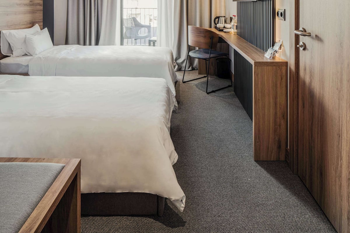 Standard Room, Balcony | 1 bedroom, in-room safe, soundproofing, free WiFi