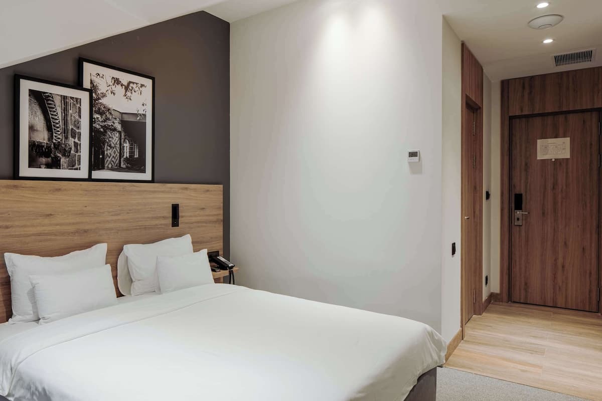 Standard Room (Mansard) | 1 bedroom, in-room safe, soundproofing, free WiFi