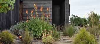 HILLPLAINS HOUSE + COTTAGE - 100% OFF GRID LUXURY