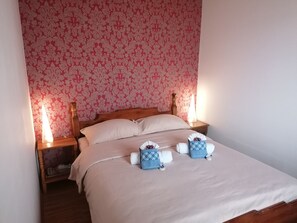 3 habitaciones, cuna de viaje, wifi y ropa de cama 