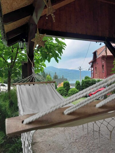 Vikendica udaljena na 5 minuta od Zaovinskog jezera u prelepom delu planine Tare