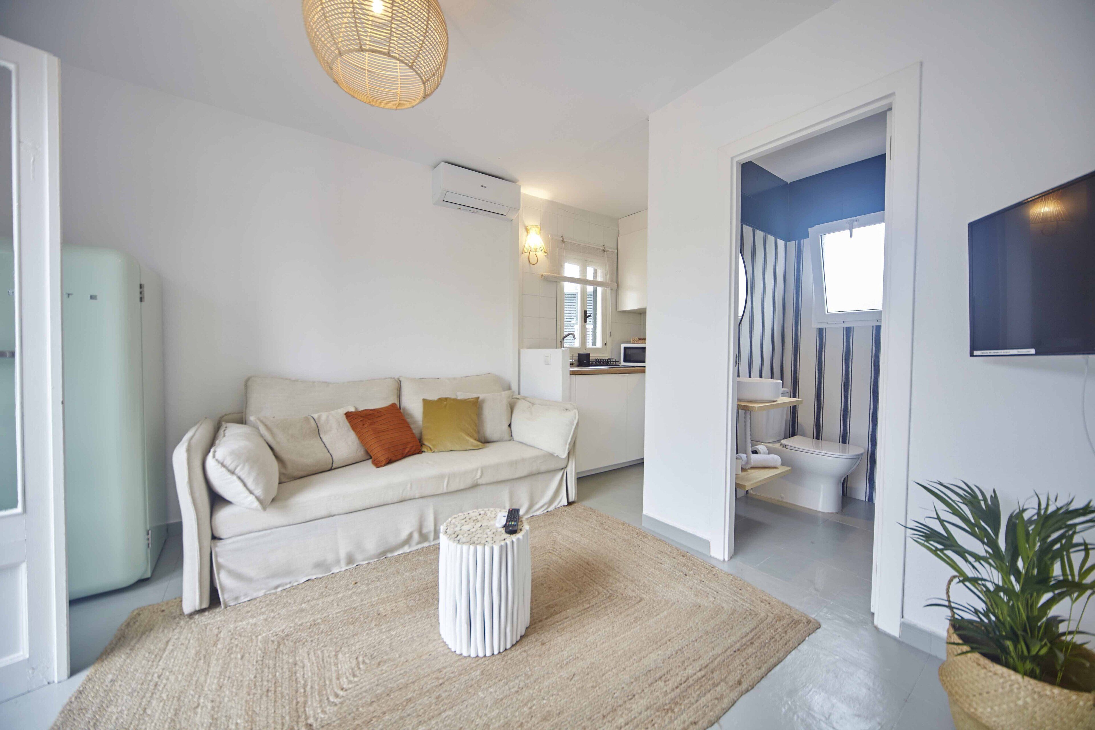 superior apartment | living area | tv