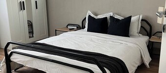 Black & White Apartment