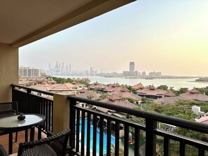 View from property - Lux BnB I Palm Jumeirah Resort I Palm Views (Dubai)