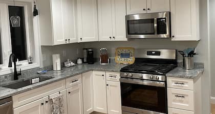 Maplewood Retreat | Spacious, Modern & Pet-Friendly