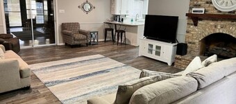 Cajun Properties- 3 bedroom 2.5 bath, bonus room