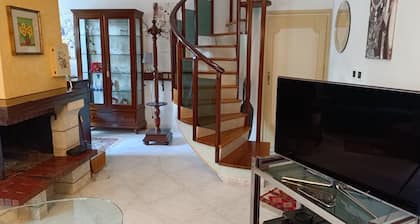 Apartment in courtyard 15' from Lake Garda