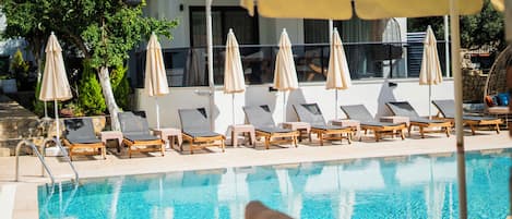 Piscine extérieure (ouverte en saison)