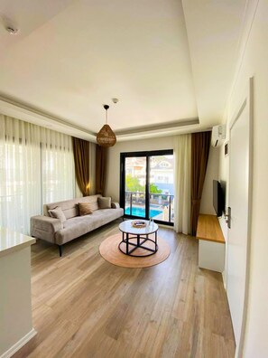 Deluxe Suite, 1 Queen Bed with Sofa bed, Non Smoking, Garden View | Egyptian cotton sheets, premium bedding, individually decorated - Marla Suite Hotel (Fethiye)