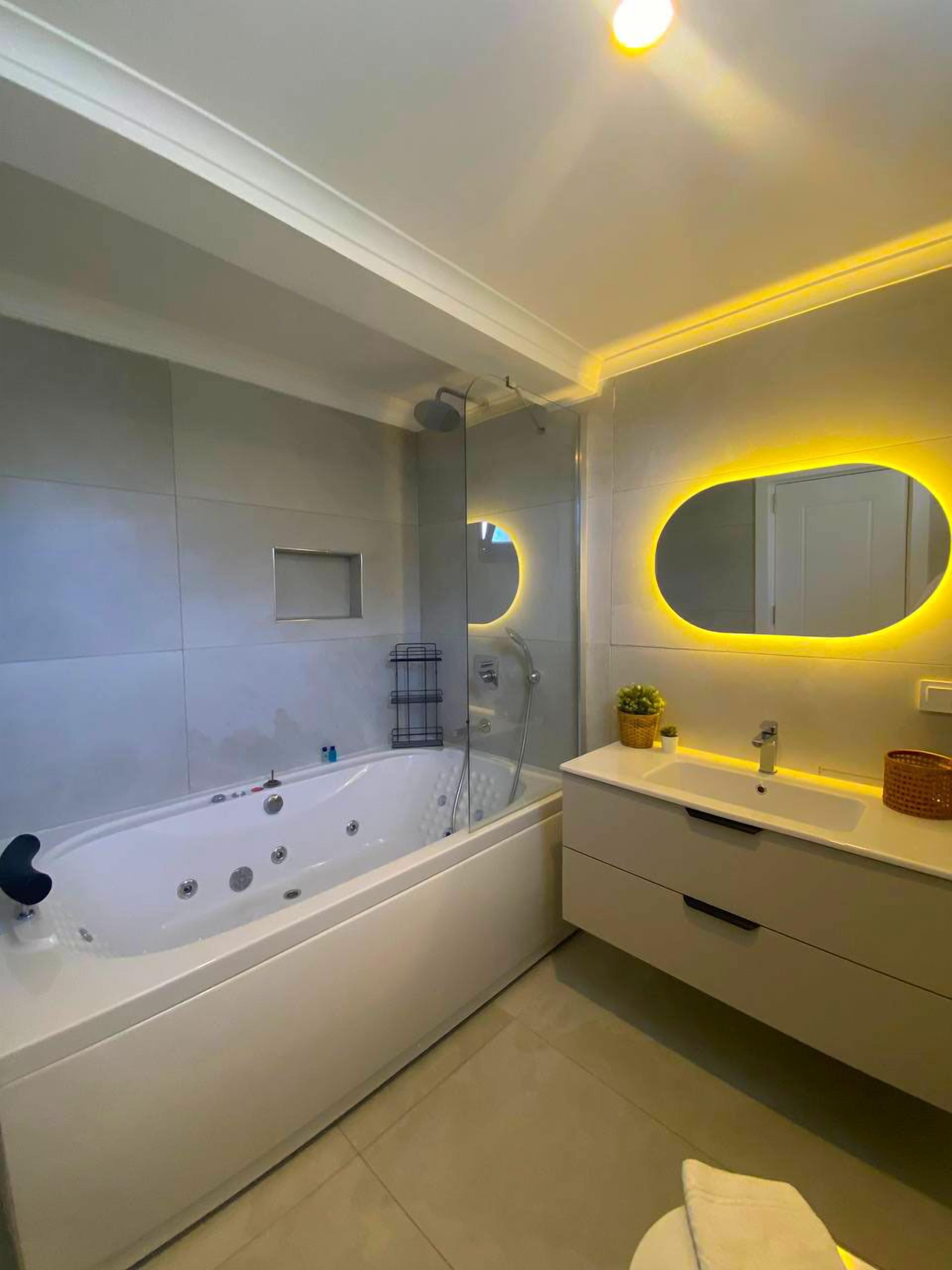Photo - Marla Suite Hotel