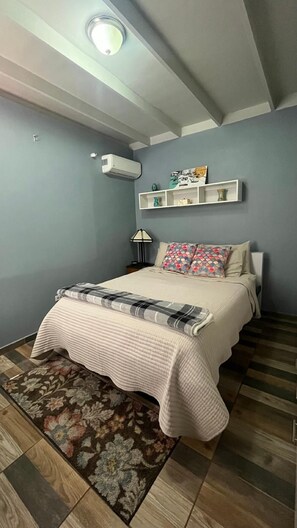 1 camera, una scrivania, ferro/asse da stiro, Wi-Fi gratuito