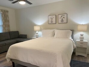 2 Schlafzimmer, Schreibtisch, Bügeleisen/Bügelbrett, kostenloses WLAN