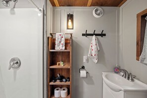 Hair dryer, towels, soap, shampoo - 3 Hico Glamping Petting Zoo Campfire Fossil Rim (Hico)