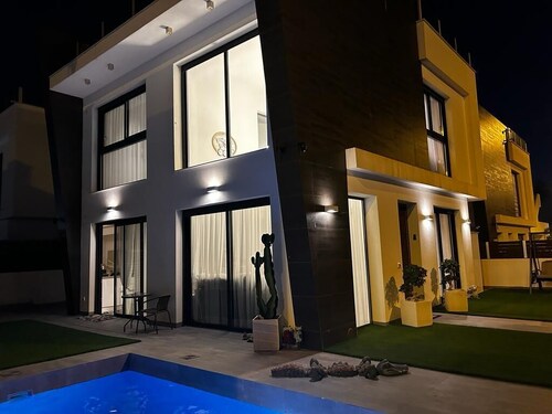 Luxury Villa With Swiming Pool