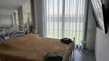 3 chambres, fer et planche Ă repasser, Wi-Fi, draps fournis