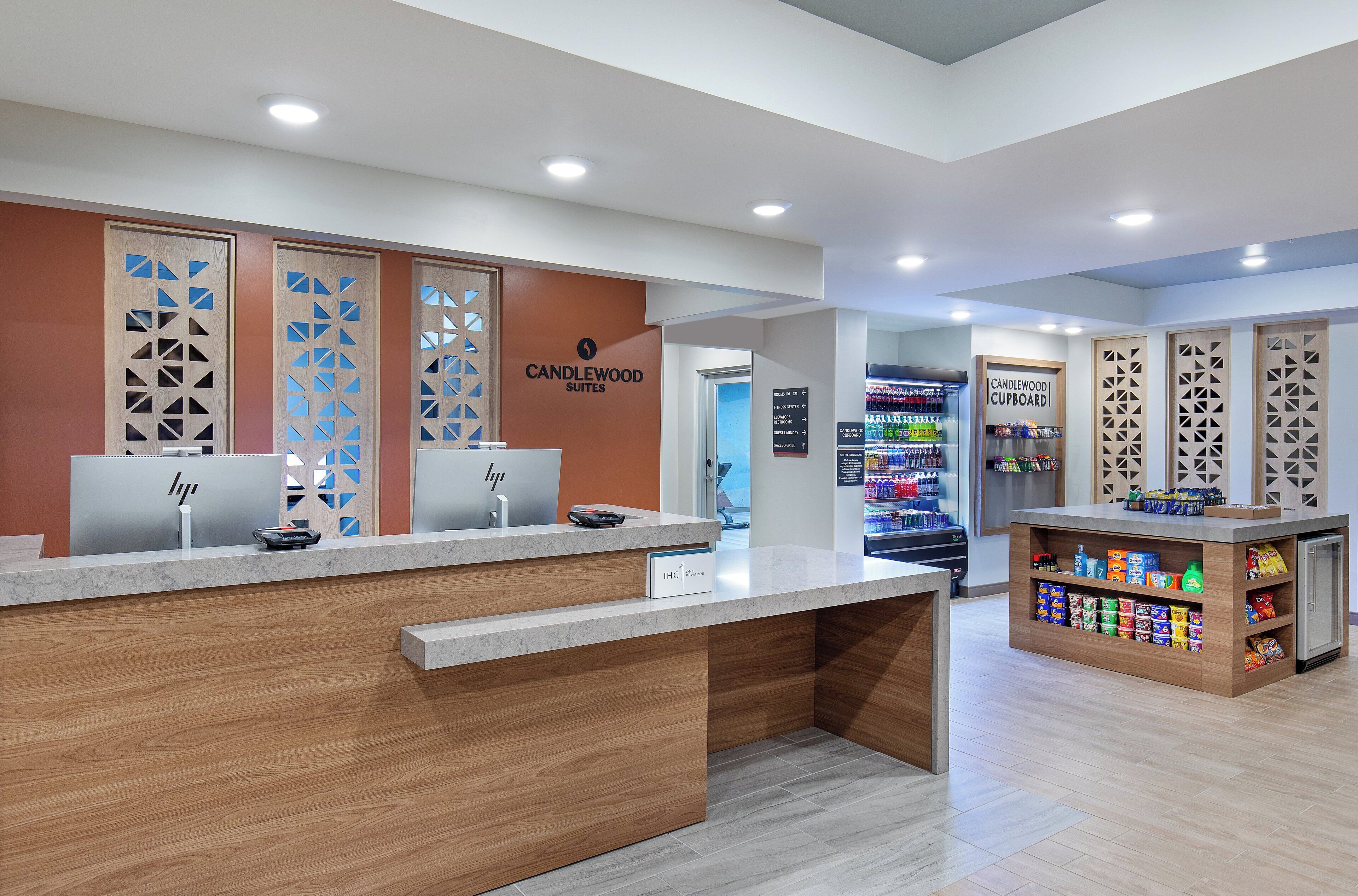 منصة إجراءات تسجيل الوصول/المغادرة