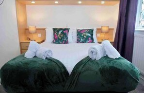 3 Schlafzimmer, Bรผgeleisen/Bรผgelbrett, WLAN, Bettwรคsche