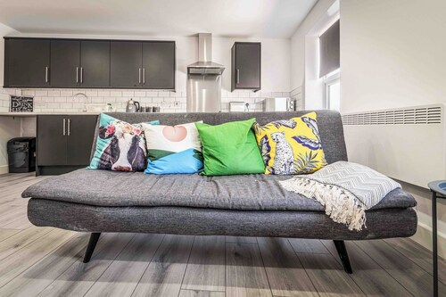 Two Bedroom Apartment, Sleep 5, Old Swan