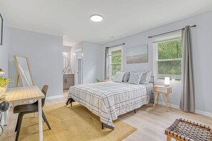 3 عدّة غرف نوم ومكتب ومكواة/لوح كي وسرير سفر