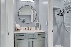 Hair dryer, towels, soap, shampoo - Stylish Home Near Uptown, UNC, and More! (Charlotte)
