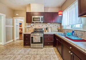 Fridge, cookware/dishes/utensils