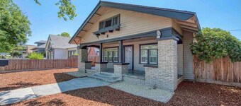 Urban Escape, Near Art and Dining Hub