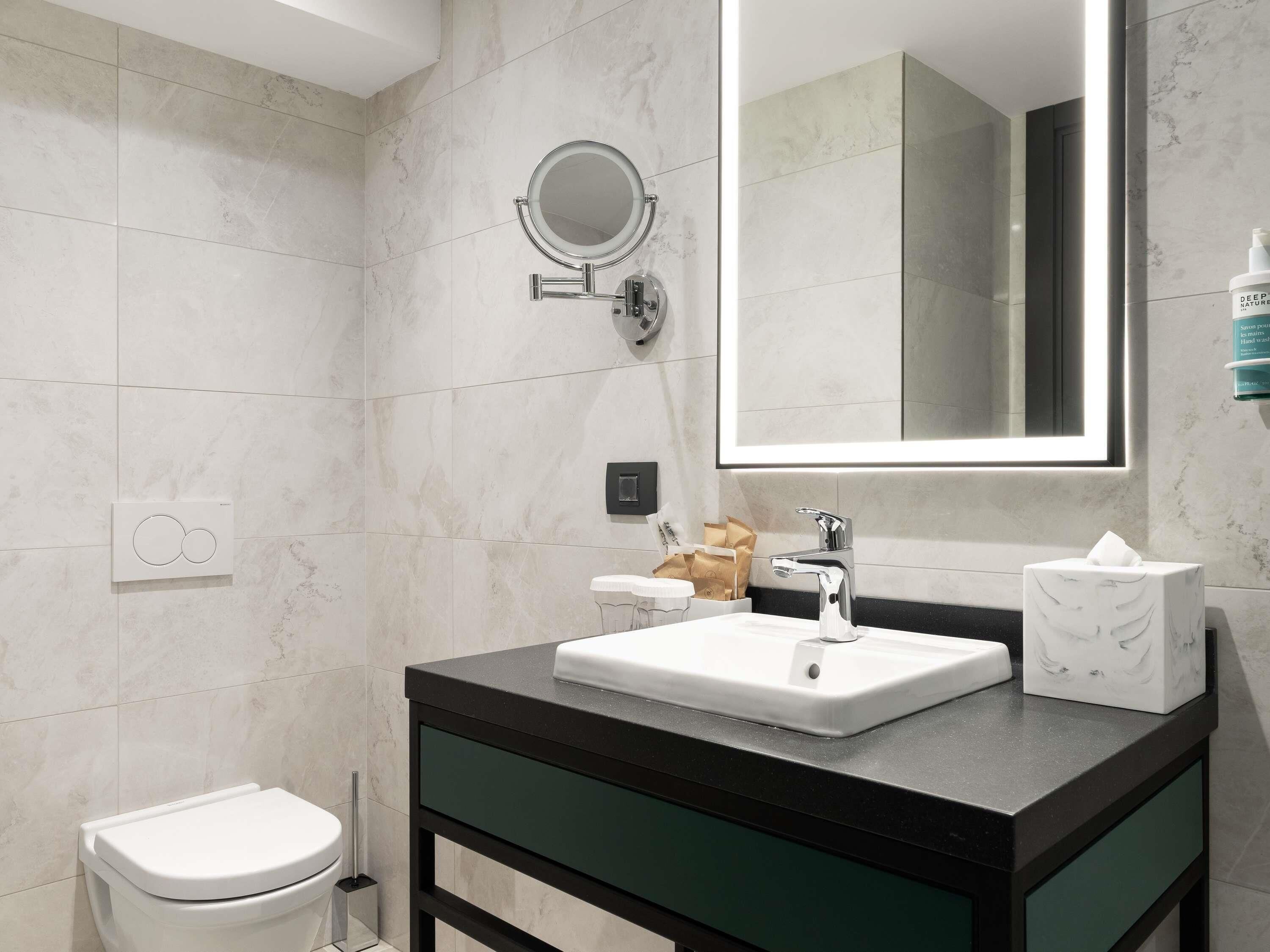 Suite, 1 cama King size y sofá cama, Terraza | Minibar, caja de seguridad en la habitación y insonorización 